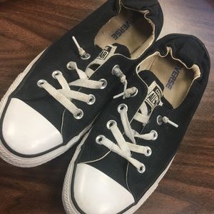 Woman’s converse shoe size 9